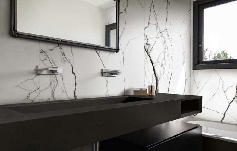Płytki podłogowe cienkie marmur białe z czarną żyłą Florim Floor Gres B&W_Marble Breach Glo 120x240 93913
