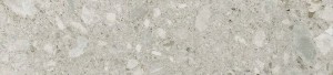 Graue Terrazzo-Bodenfliesen mit hellen Einsätzen Cerim Timeless Ceppo di Gre Naturale 30 x 120