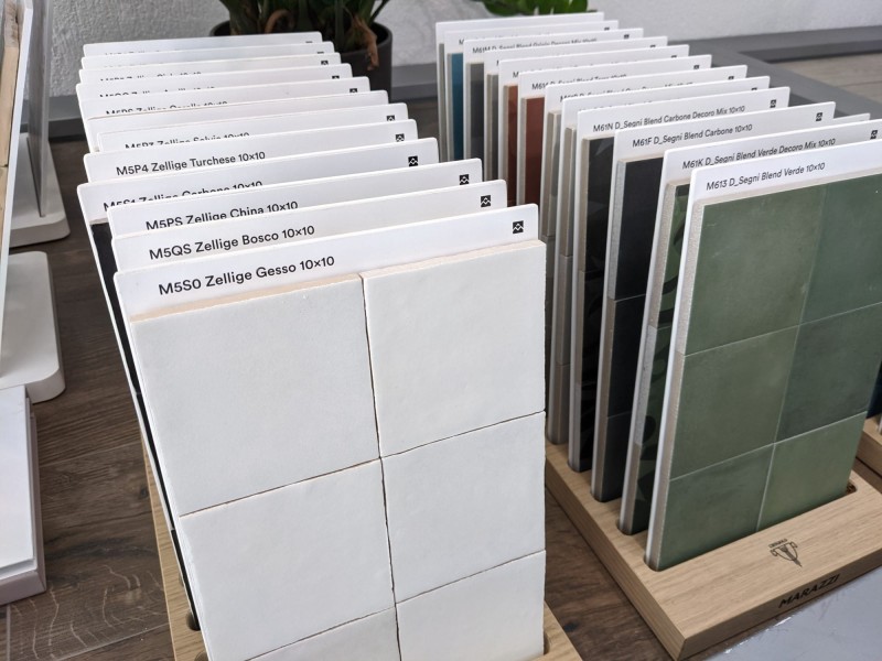 Płytki ciegiełki postarzane do łazienki ciemna zielień turkus Marazzi Zellige Bosco M5QS 10x10 169149