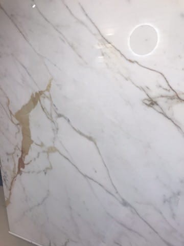 Spiek kwarcowy 12mm The Top Marazzi Golden White Lux 324x162 cm 1.jpeg