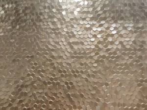 3D-Fliesen kleine hexagonale Kupferrost leuchtend Venis Dubai Bronze 33,3x100