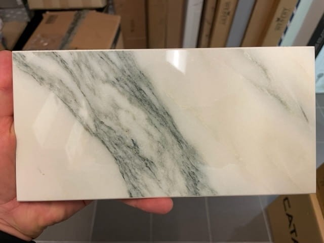 piek kwarcowy Marazzi Marble Look Bianco Arni MAP2 Book Match B Lux Rett. 160x320x0,6cm.jpg