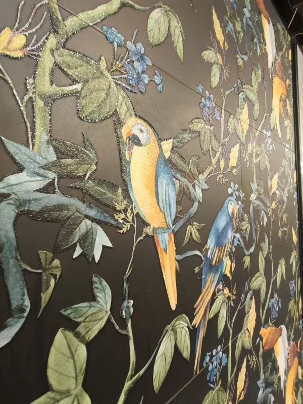 Mural-gresowy-Eden-Dark-papuga-i-dzungla-6-elem.-mat-120x180 4.webp