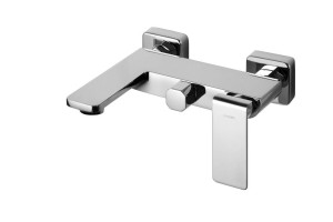 Wand-Batterie Badewanne Corsan TRINO CMB7141CH