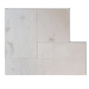 Beige Kalkstein Terrassenplatte Simena Fossil gehämmert