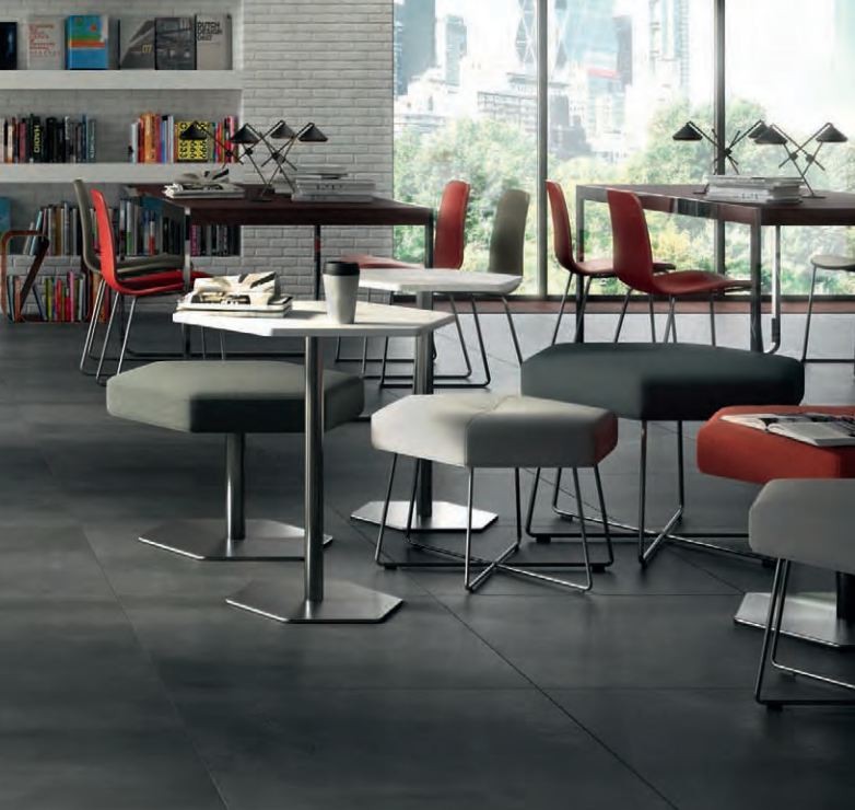 Płytki ciemne imituące beton Casalgrande Padana Beton Dark 75,5x75,5 38058