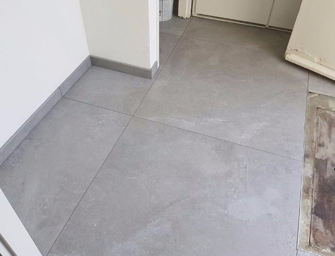Gres szary naturalny kamień beton z białymi żyłami Casalgrande Padana Pietra di sardegna Caprera mat 90x90 31084