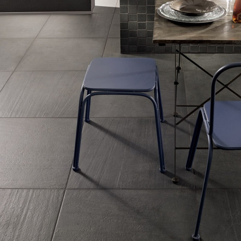 Gres podłogowy efekt betonu ciemno szary grafit lapatto Fioranese Blend Gomma BE600LR 60x60 80036